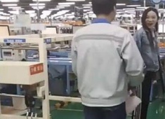 電子廠小伙表白美女同事，網(wǎng)友看到表示：養(yǎng)不起！